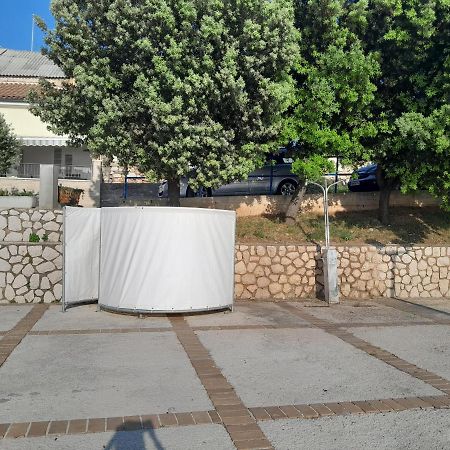 סנג' Apartmani Studio Apartmani Senjska Maslina מראה חיצוני תמונה