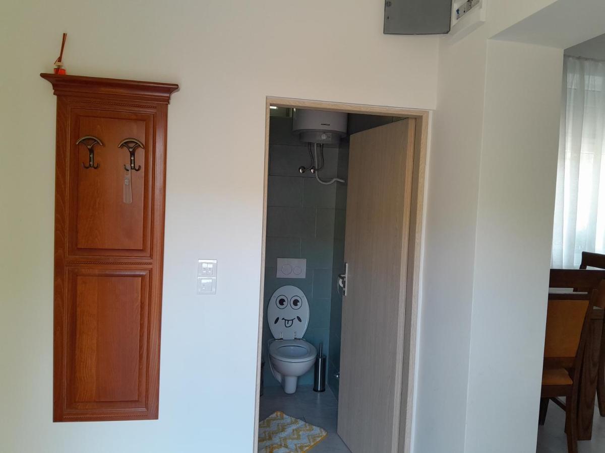 סנג' Apartmani Studio Apartmani Senjska Maslina מראה חיצוני תמונה