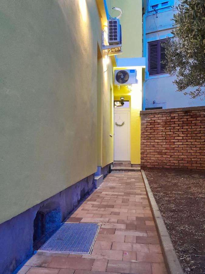 סנג' Apartmani Studio Apartmani Senjska Maslina מראה חיצוני תמונה
