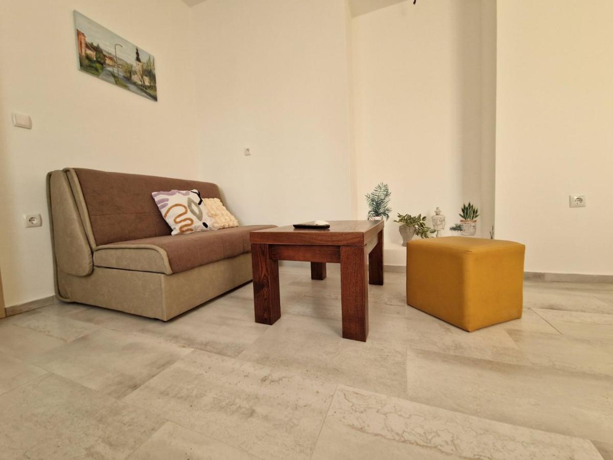 סנג' Apartmani Studio Apartmani Senjska Maslina מראה חיצוני תמונה